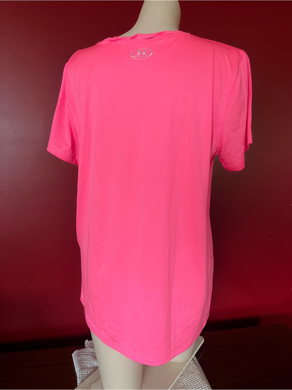 New Under Armour Women’s Neon Pink Short Sleeve Crew Tee - Picture 6 of 15
